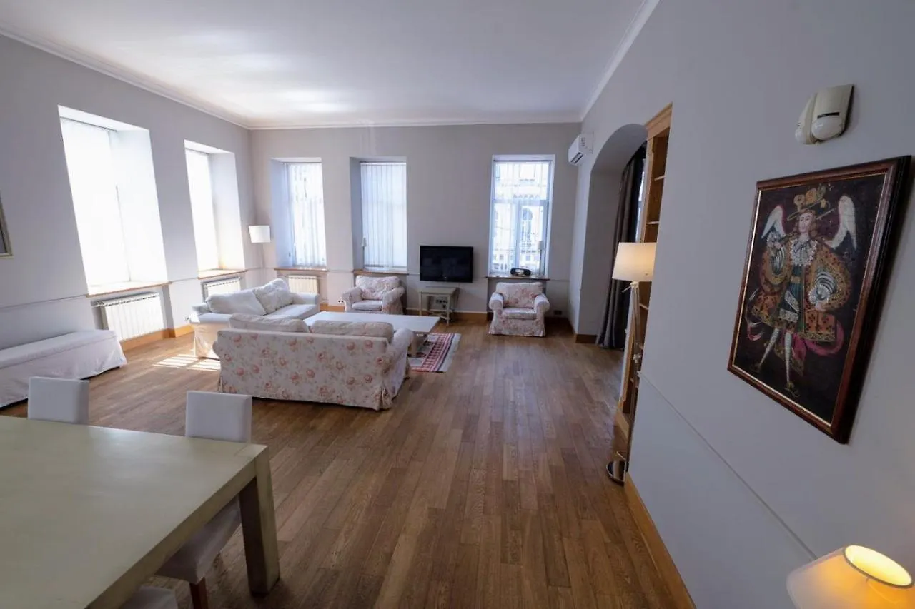 Great 144 Sq.M. Apartment In The Center Of Kiev 0*,