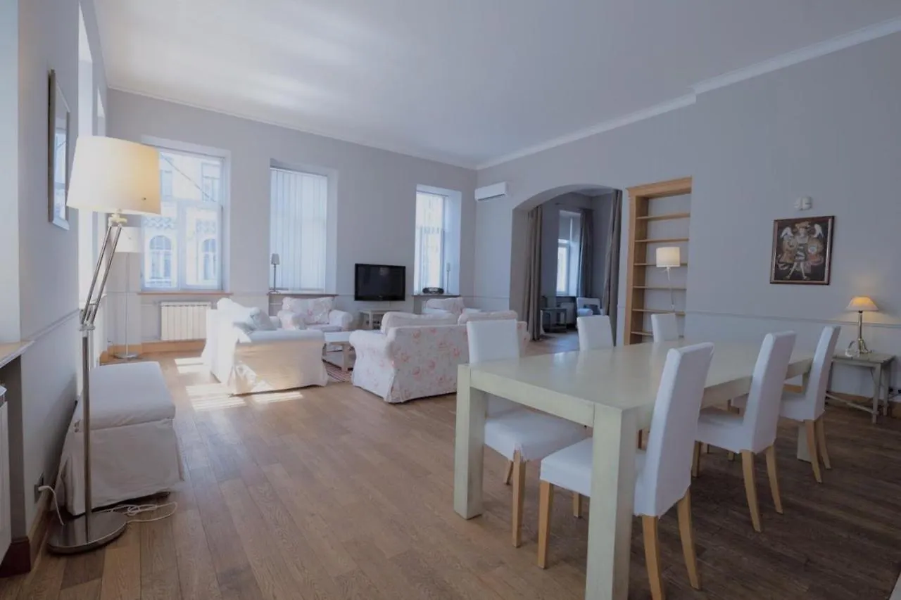 Great 144 Sq.M. Apartment In The Center Of Kiev