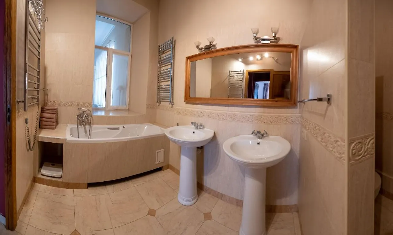 Great 144 Sq.M. Apartment In The Center Of Kyjev Ukrajina