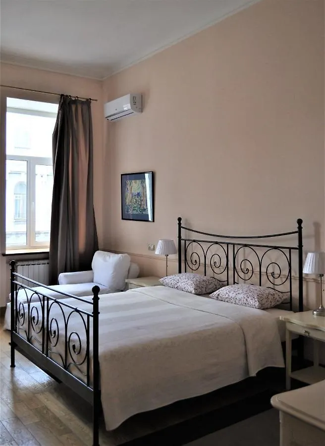 Great 144 Sq.M. Apartment In The Center Of Kyjev