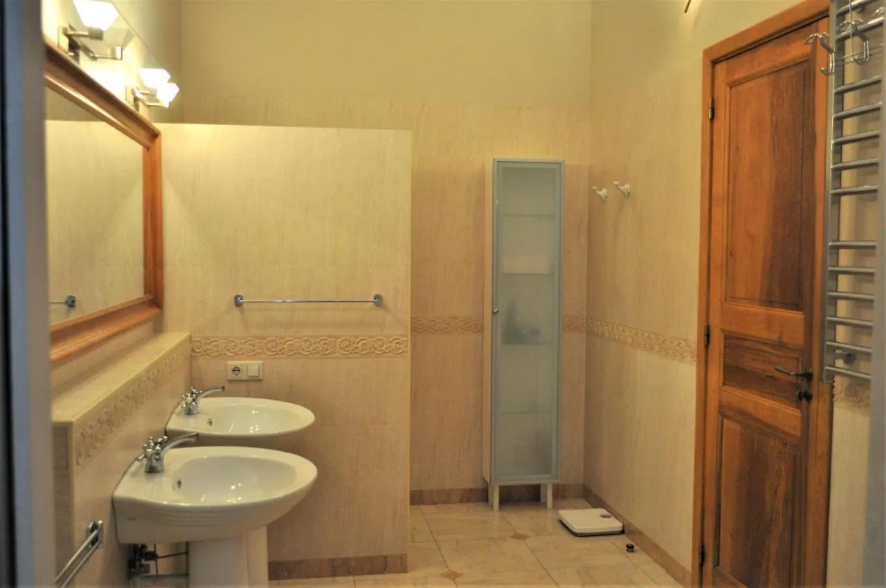 Great 144 Sq.M. Apartment In The Center Of Kyjev